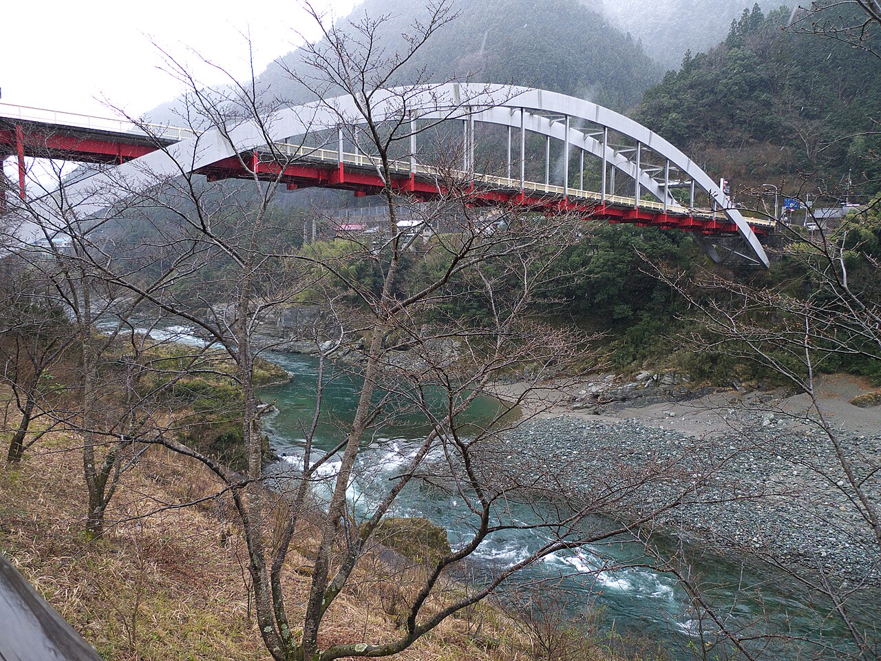 大步危峽谷